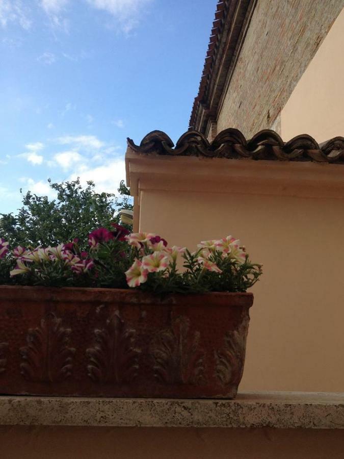B&B Il Conventino 44 Falconara Marittima Bagian luar foto